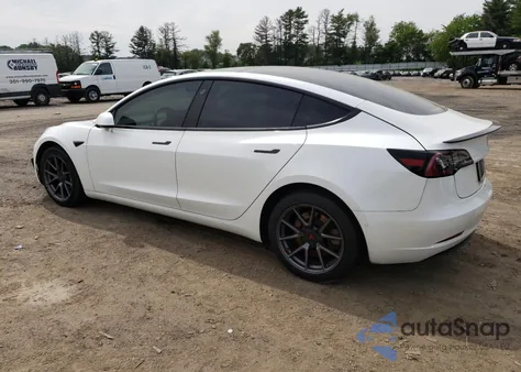 2021 Tesla Model 3 z USA, uszkodzony, nr VIN 5YJ3E1EBXMF035571